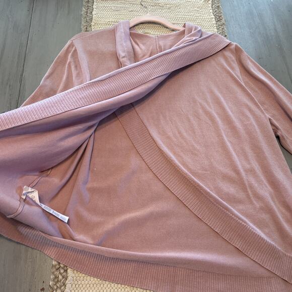 NWT Fabletics Soft Pink Josie Hooded Sweater Open Back Sz 1X Athleisure - Picture 6 of 8